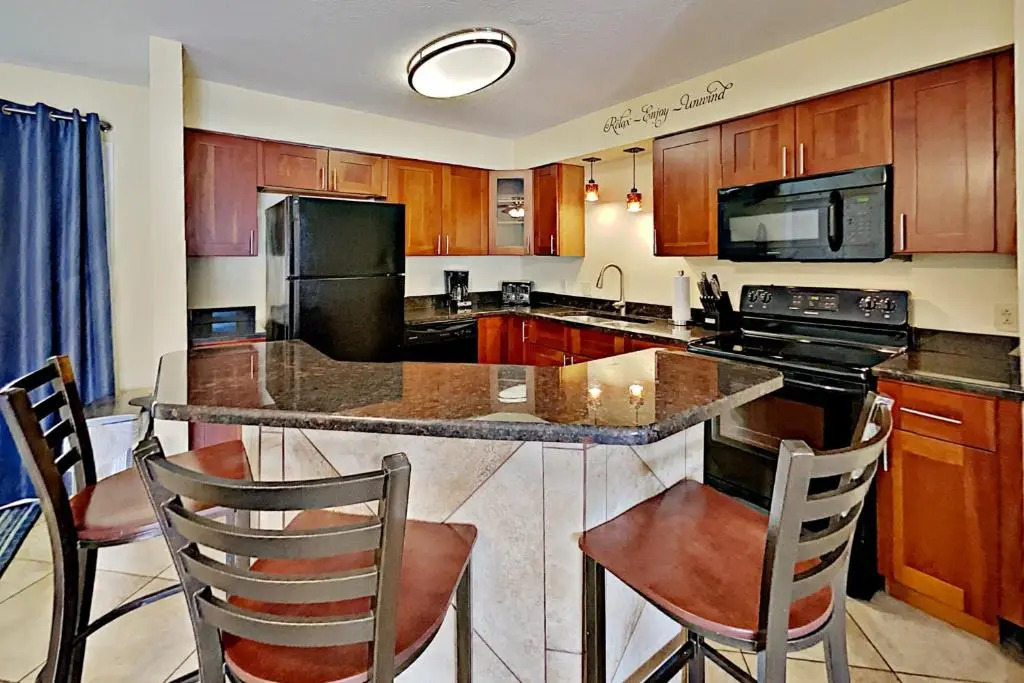 Put-In-Bay Poolview Condo #2
