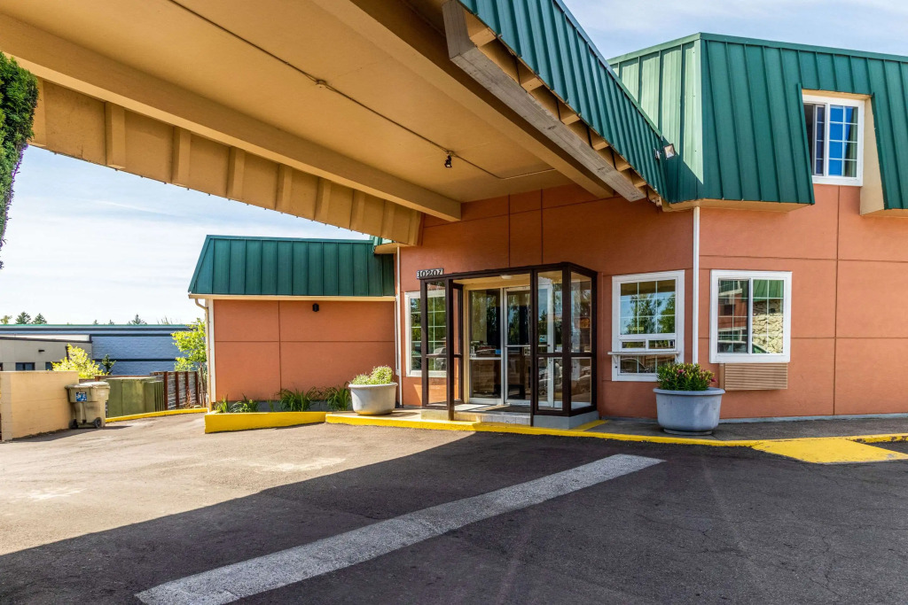 Rodeway Inn & Suites Portland West - Beaverton