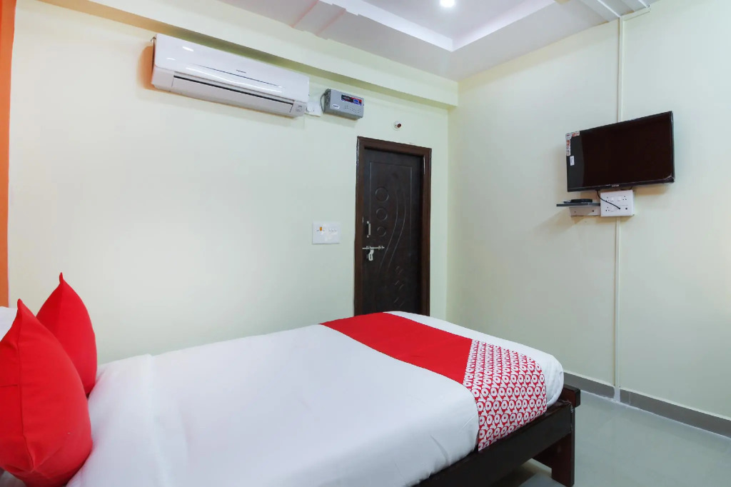 Hotel O S V Residency