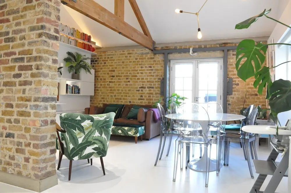 Stunning Warehouse Conversion in Great Location