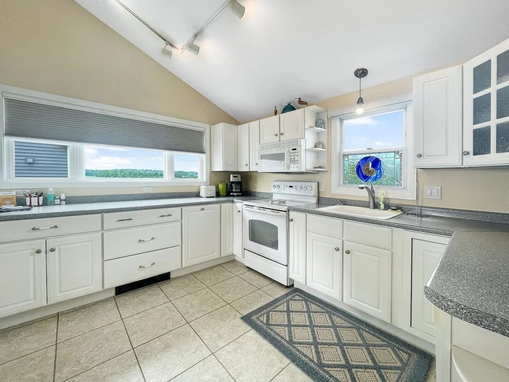 Seascapes - W153 Fantastic Condo Steps Away From Wells Beach And Town Center 2 Bedroom Home by RedAwning