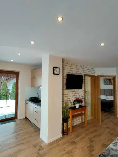 PRZY TERMACH apartamenty, pokoje - podgrzewany basen, hydromasaż i tylko 70m Termy