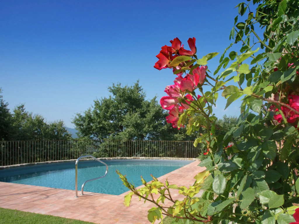 Ritzy Villa on a Wine Estate in Arezzo with Pool