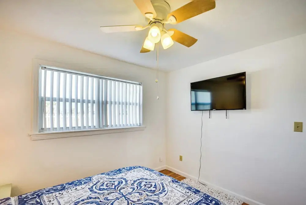 Ormond Beach Home: Walk to Community Beach!
