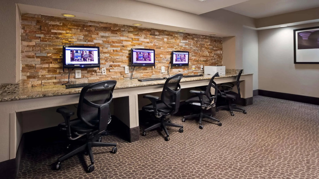 Best Western PLUS Dallas Hotel & Conference Center