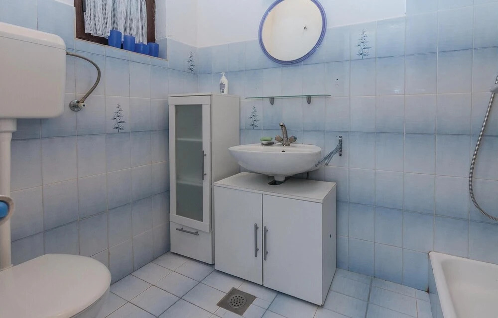 Nice Home in Privlaka With Wifi and 6 Bedrooms