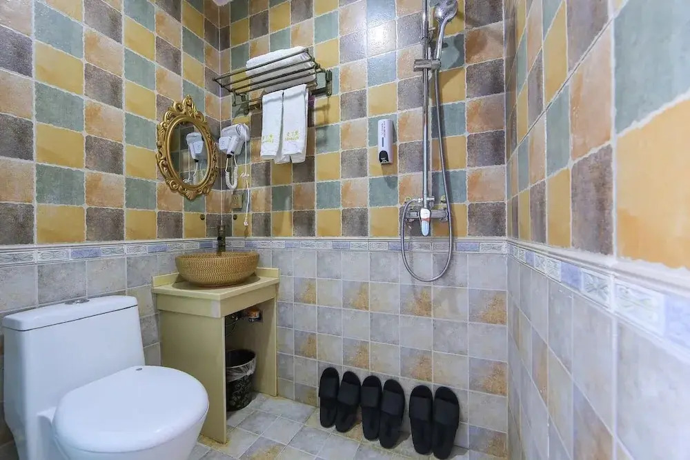 Edinburgh Hostel - Coffee bar - Western breakfast -Travel expert -Good location-English reception-Ticket service-Tourism planing-Laundry-Camara-Drone gopro