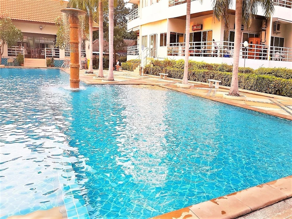 1-bed in View Talay 5D - Sleeps 2 - Close to Beach