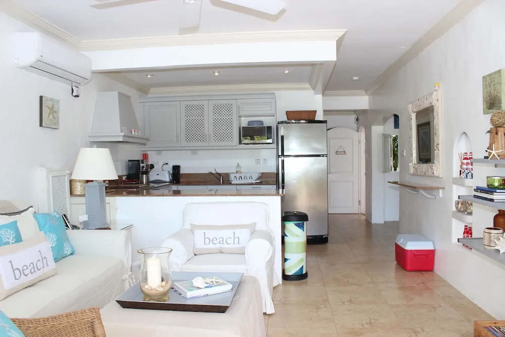 Glitter Bay Suites