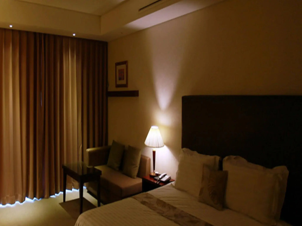 Sunshine Hotel