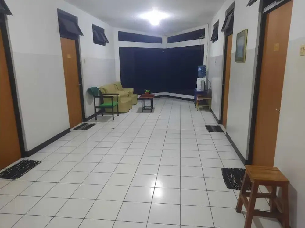 Capital O Cipanas Residence