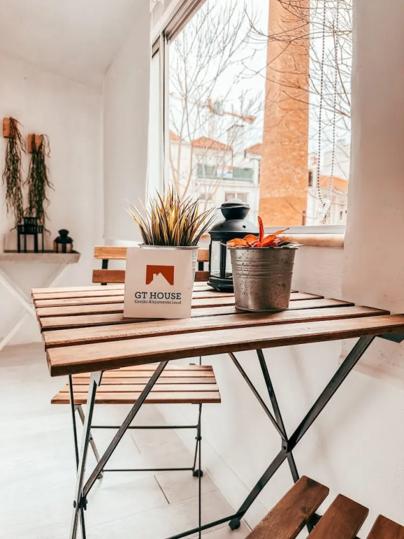 Typical Lisbon Apartment By Gt House