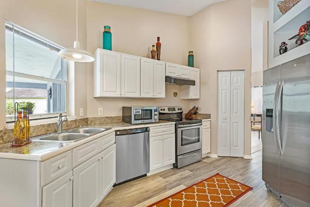 Palm Villa, 4 Bedroom, Private Pool, Screened Lanai, Washer Dryer, Sleeps 7