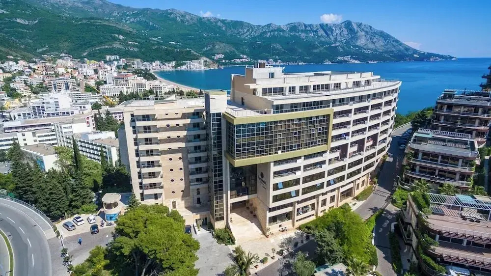 Sea View Apartments MonteBook