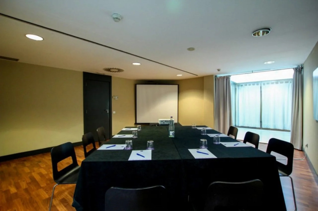 Отель Eurohotel Barcelona Gran Via Fira