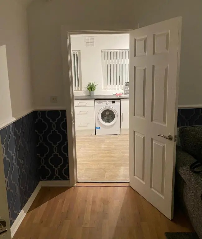 Cosy 3 Bedroom House, Free Parking & Wifi