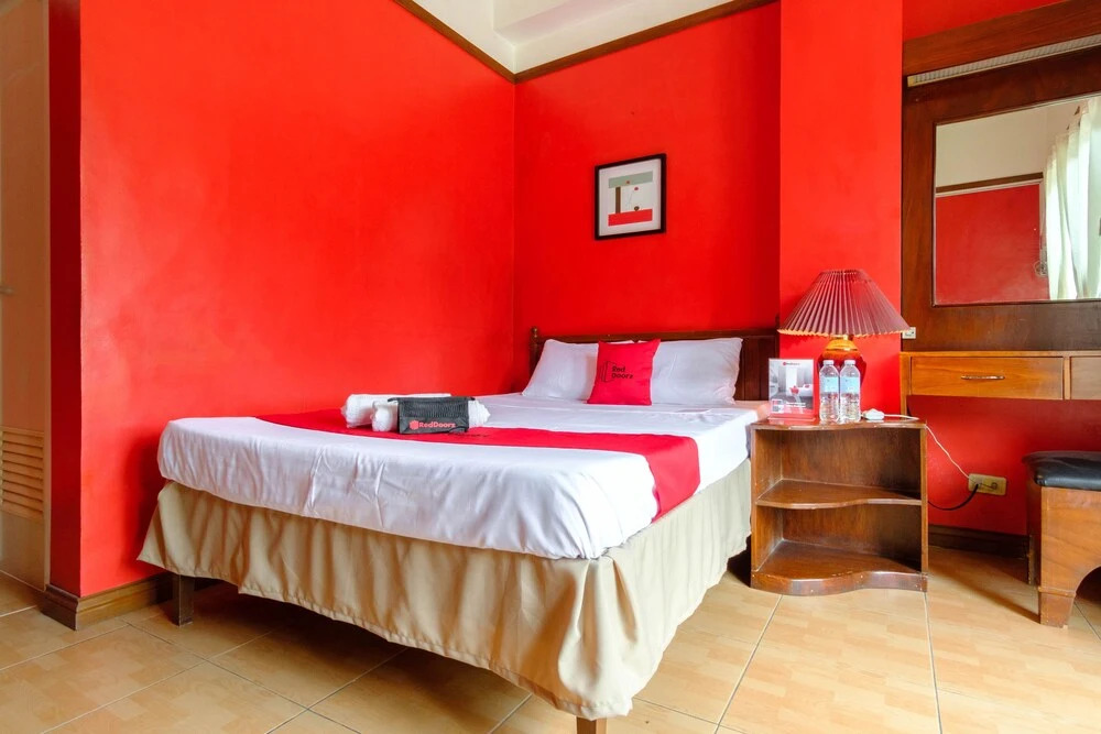 Reddoorz @ Ramos Lacson Street