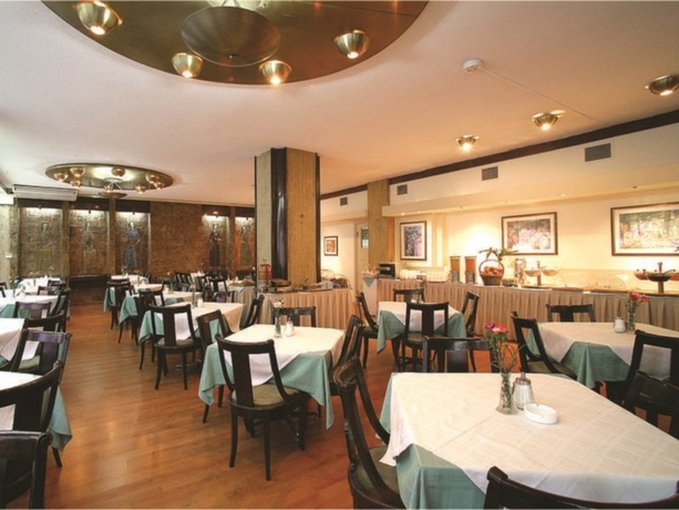 Ionis Hotel