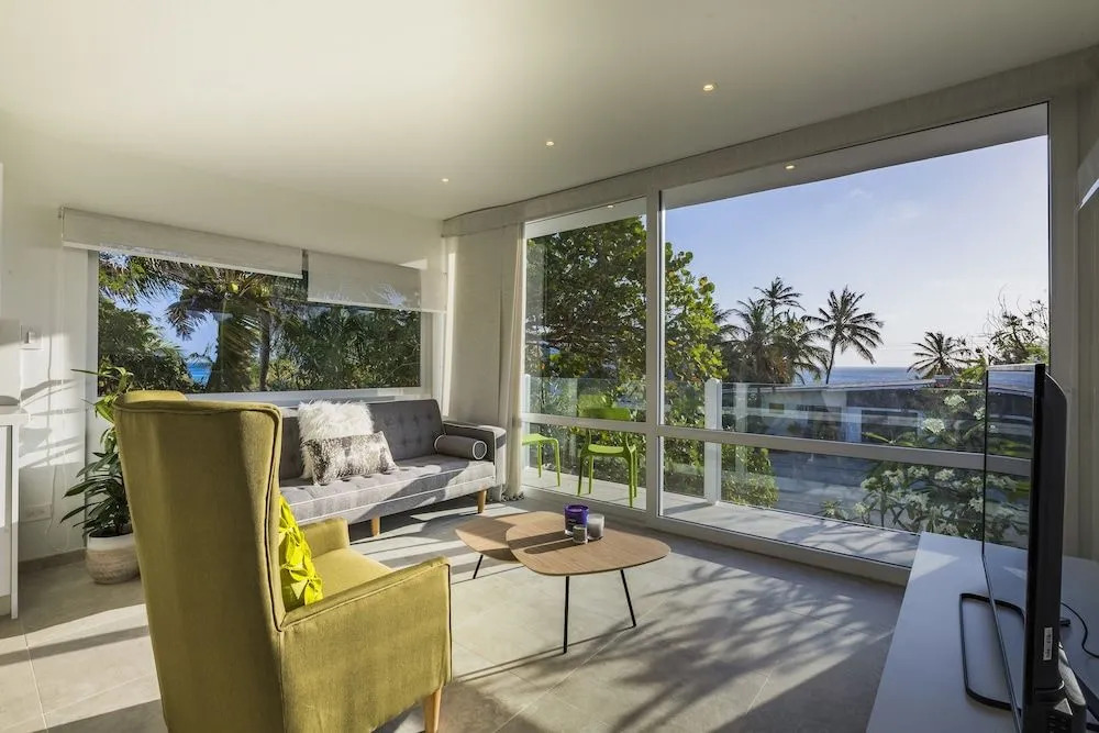 Boca Catalina Modern Villa