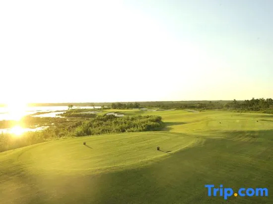 Yangpu Ancient Saltern Golf Resort Hotel