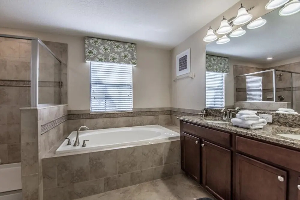 5-Bedroom Villa in Four Corners 1458RF