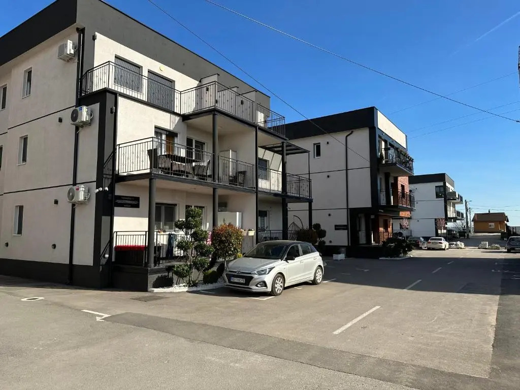 Apartment Aura