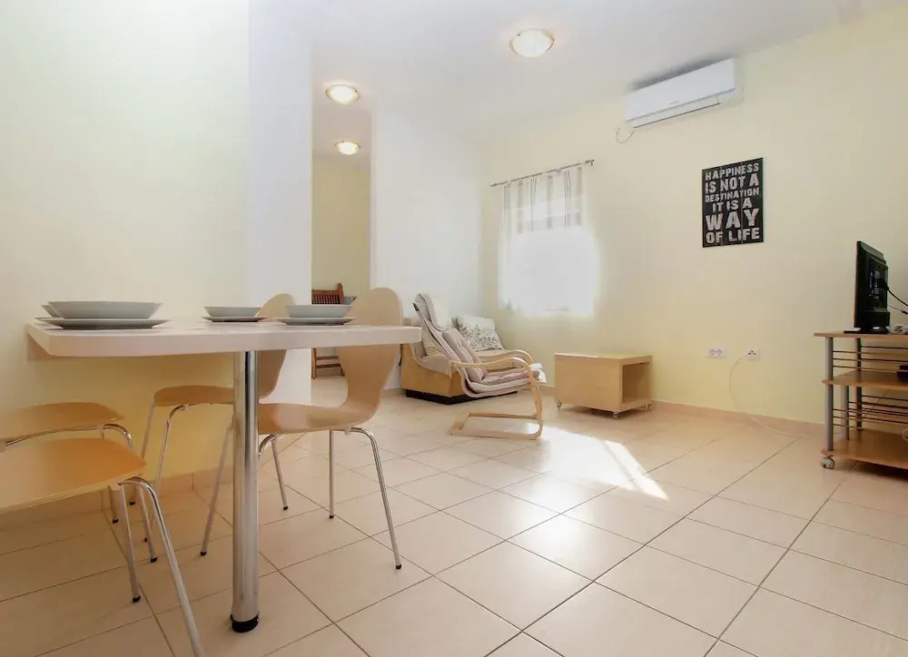 Apartment 1804