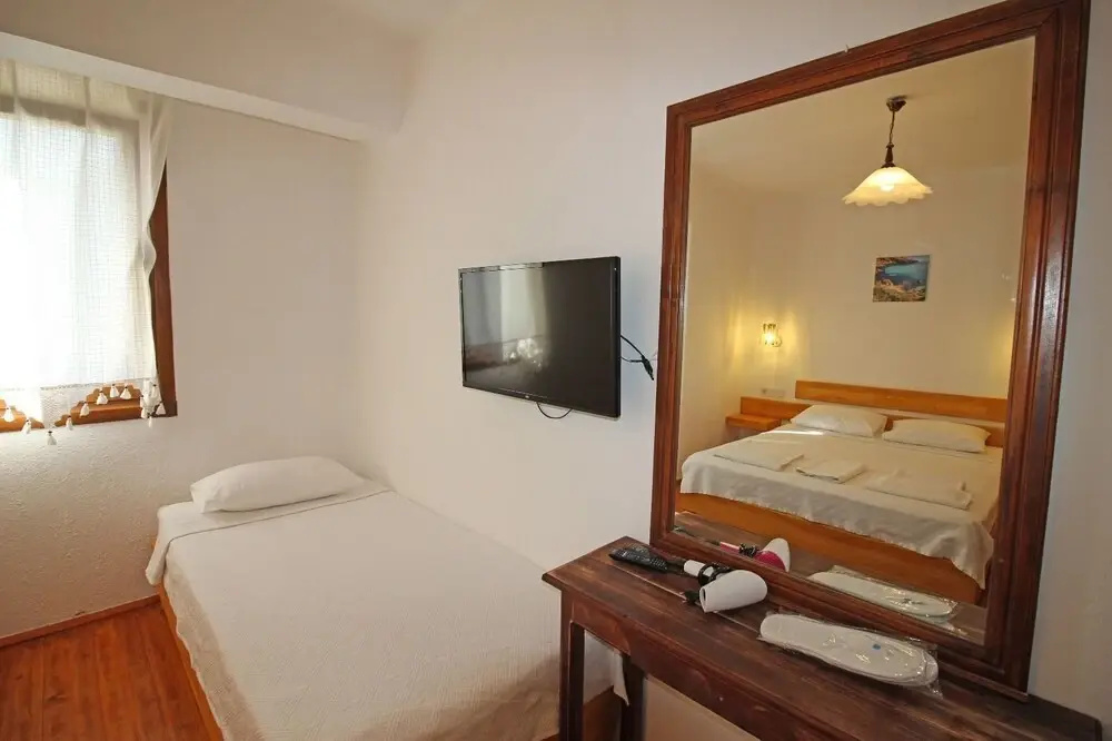 Lefkofris Hotel