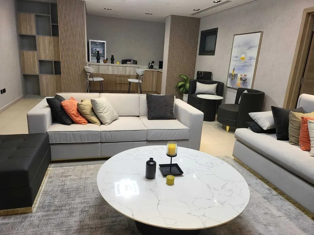 Апартаменты Mirdif Hills Apartaments