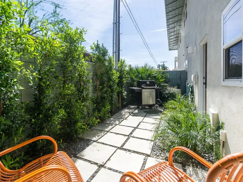 1BR Condo Steps to N Palm Canyon Dr by RedAwning