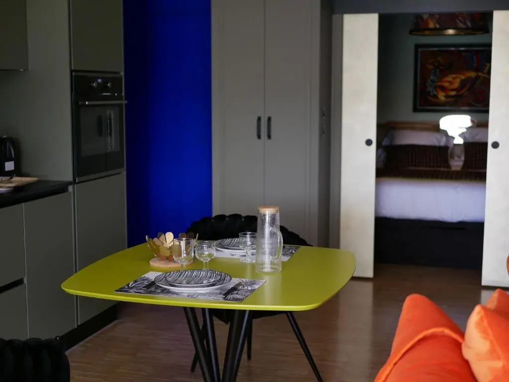 Suite 24