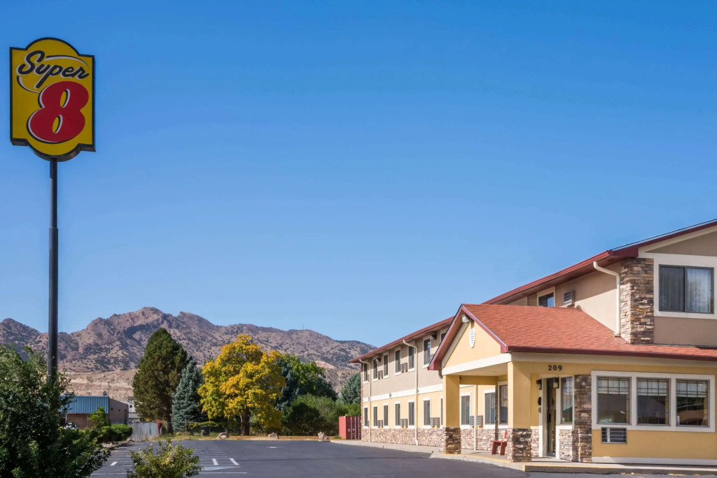 Super 8 Canon City