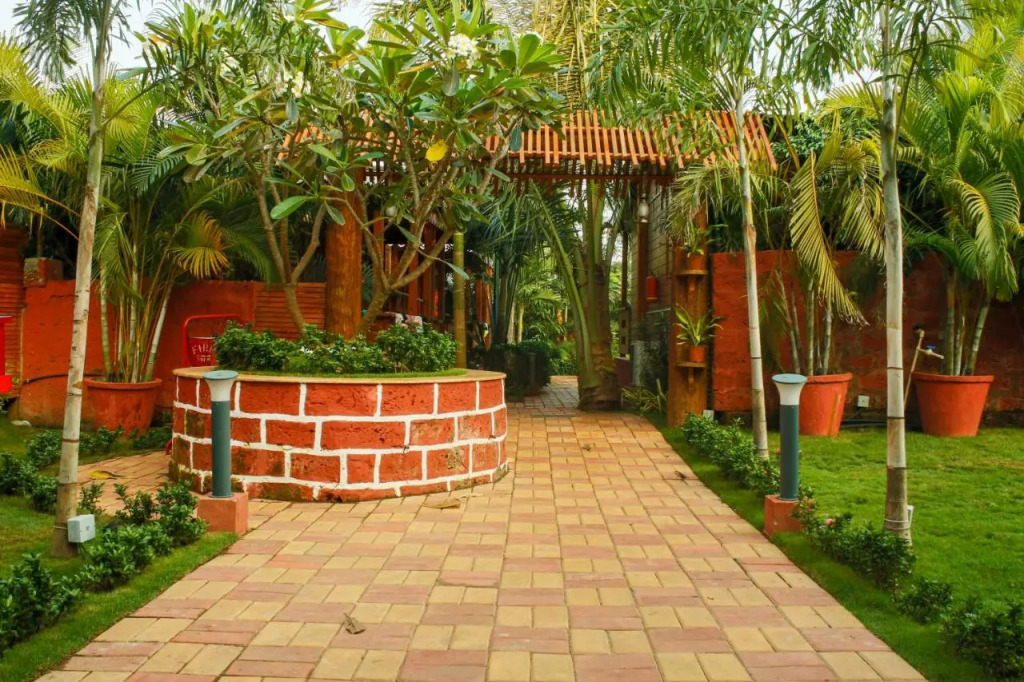 Grand Vatika Resort