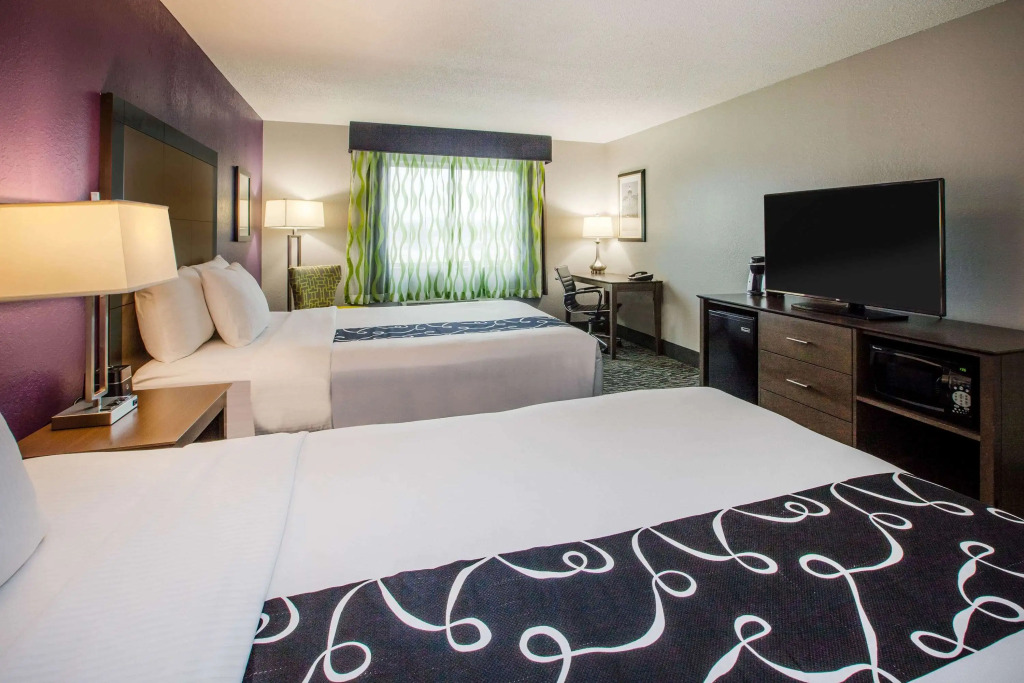La Quinta Inn and Suites by Wyndham Elkhart