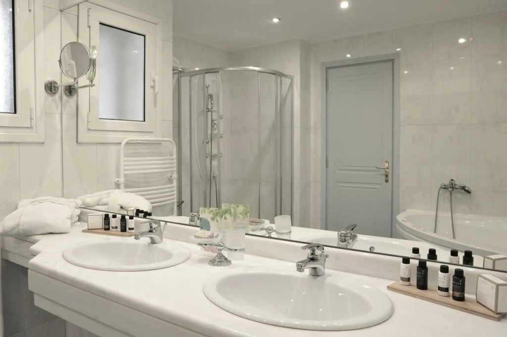 Athens Atrium Hotel and Suites