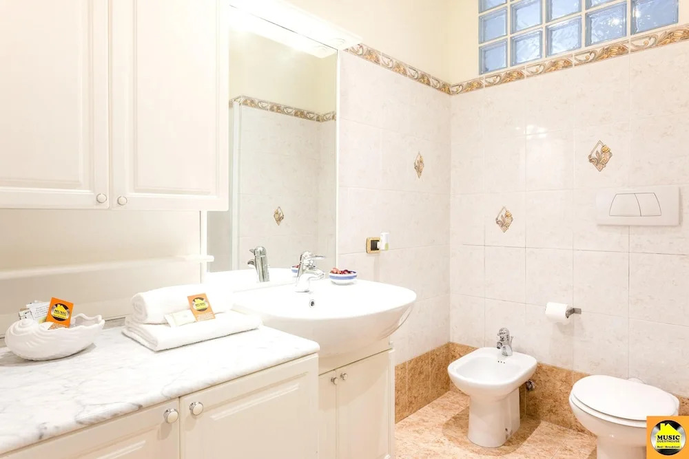 Apartment with 3 Bedrooms in Roma, with Wonderful City View And Wifi - 10 Km From the Beach