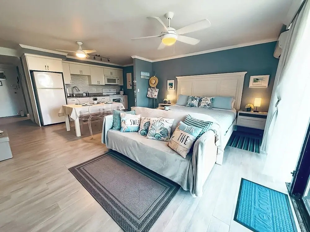NEW Stunning Beachfront Condo at the Coral Beach