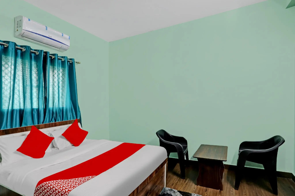 OYO Flagship 83065 Hotel Pritesh Avenue