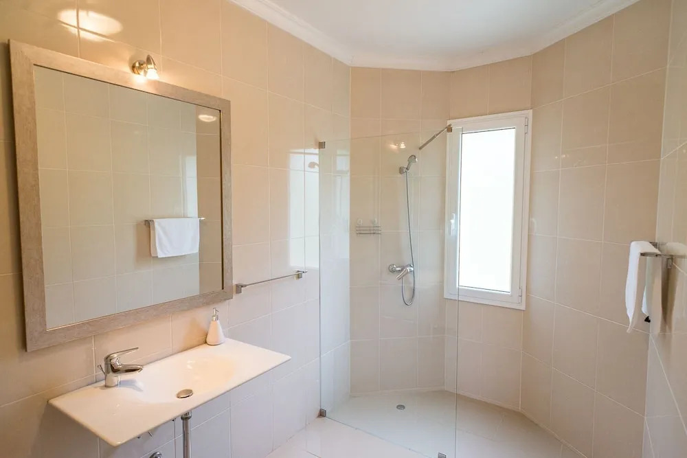 Luxury villa with private heated pool, garden and views of the sea and mountains