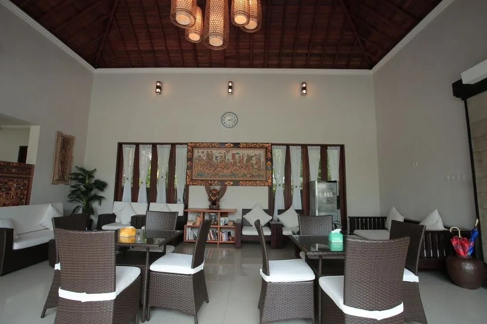 RedDoorz Plus @ Raya Batu Bolong