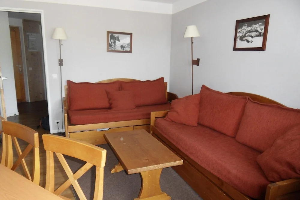 Belle Plagne 3 Roomed Apartment for 6 People on the Slopes And410