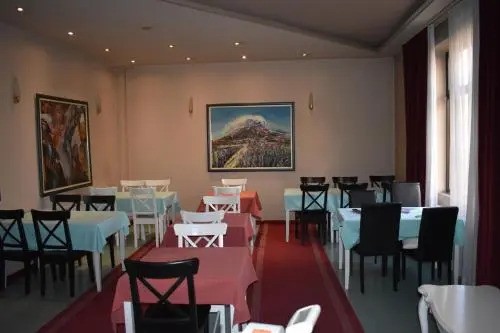 Damjan Hotel