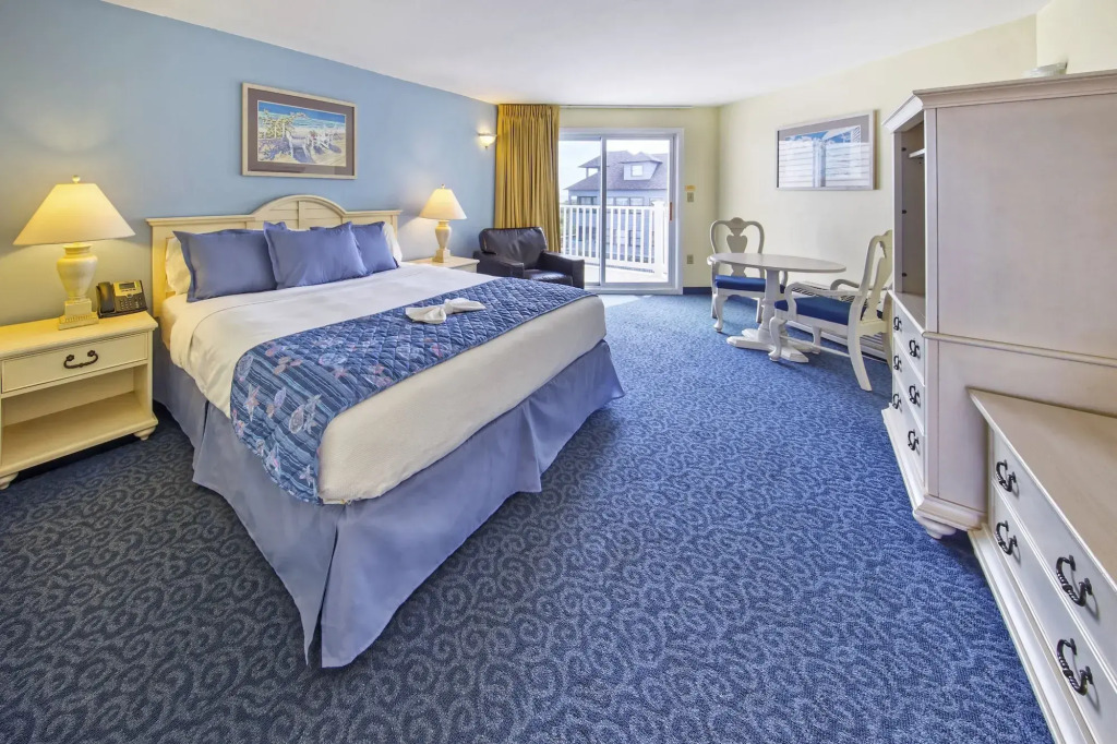 Drifting Sands Oceanfront Hotel