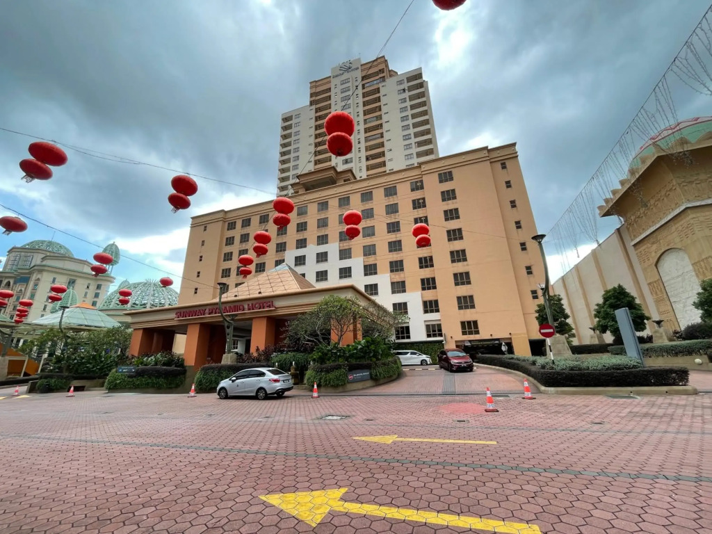 Sunway Resort Suites max 4 pax studio 1 mins walk to Sunway Pyramid