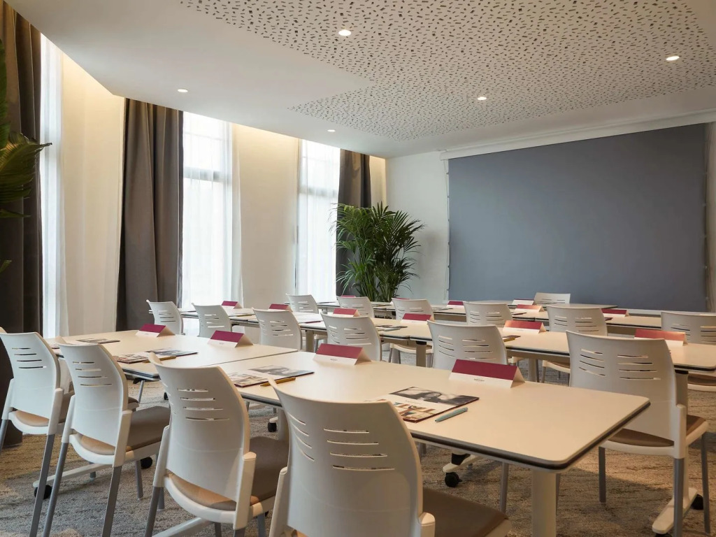 Mercure Avignon TGV Hotel & Spa