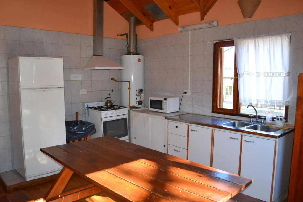 Camping y Hostal El Ovejero