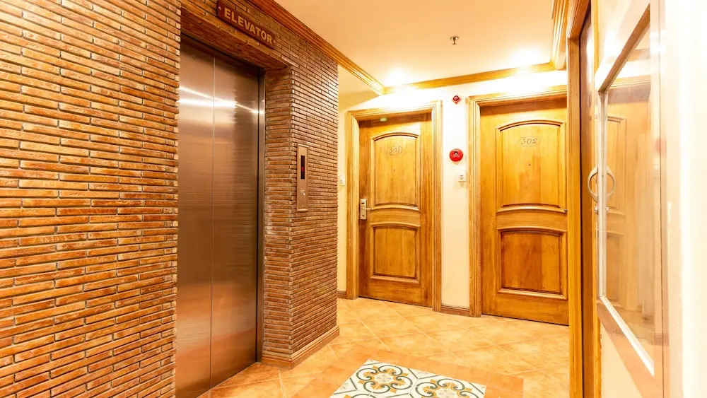 RedDoorz near SM San Lazaro Manila