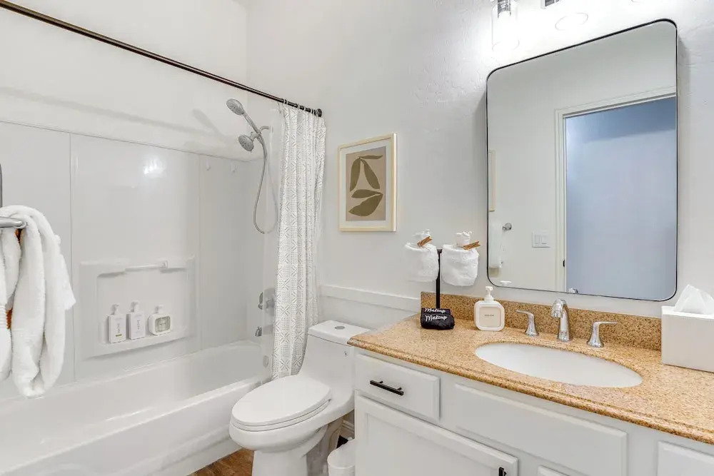 Heated Pool, Furnished Patio! Gilbert Getaway