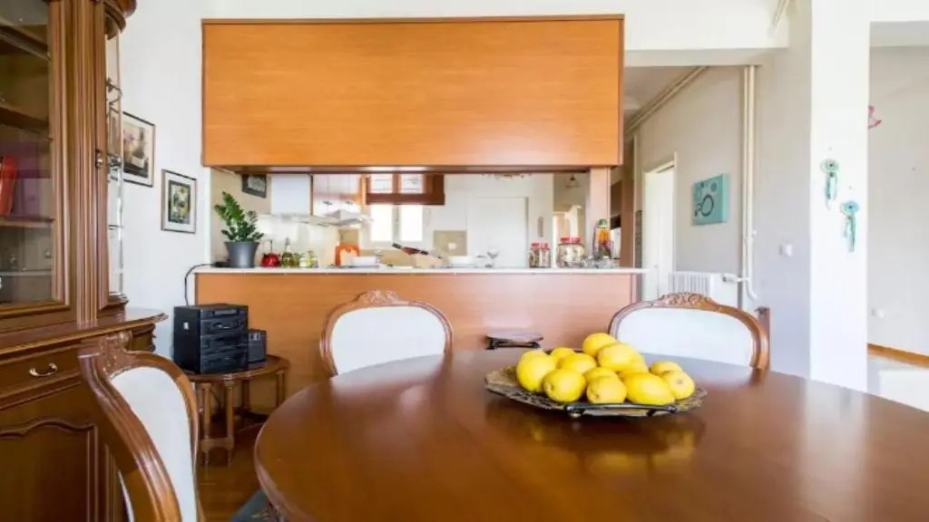 Large 3 bedroom Apt with Terrace