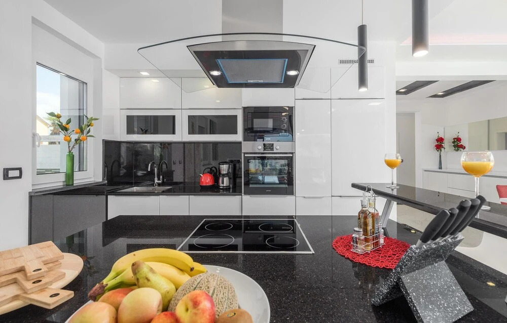 Beautiful Home in Porec with Outdoor Swimming Pool, Hot Tub & 6 Bedrooms